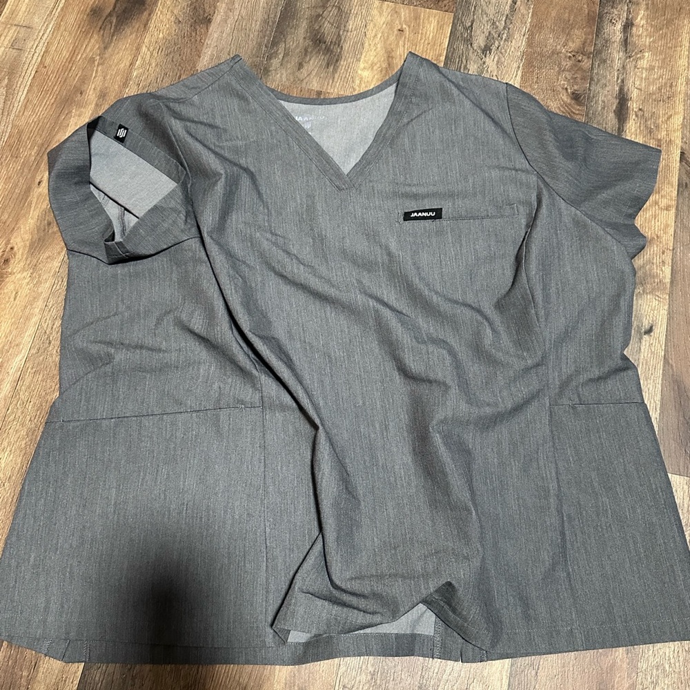 Jaanuu Gray Women's Scrub top